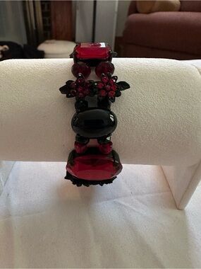 Chico's Black and Ruby Red Crystal Stretch Bracelet